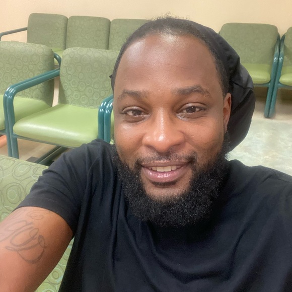 Profile Picture of Tellis Williams (@telliswms82) on Poshmark