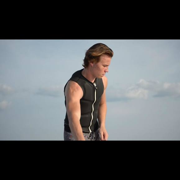 Profile Picture of Mitch Kappler (@mitchkappler) on Poshmark