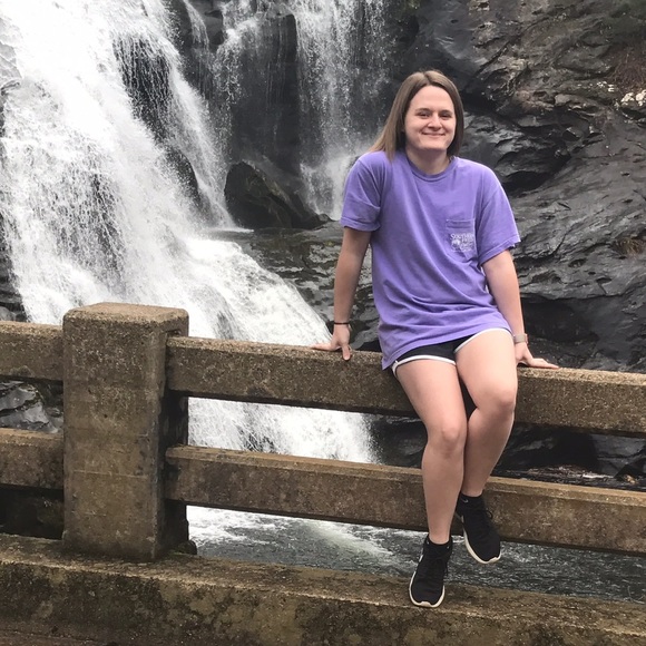 Profile Picture of Loren Ball (@lorenball99) on Poshmark