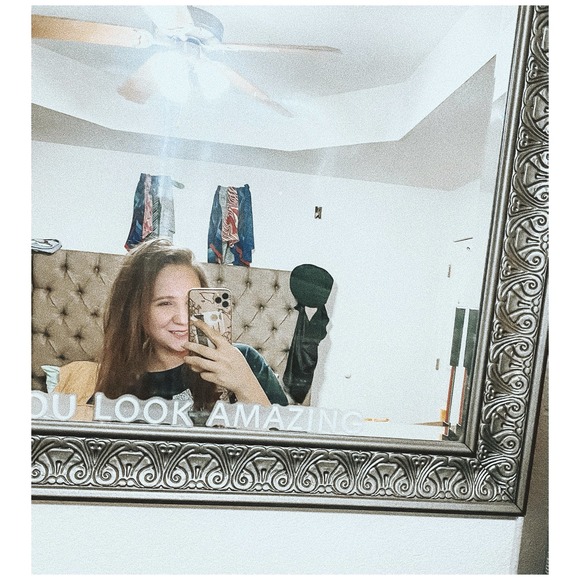 Profile Picture of Amber Lawrence (@amberlaw07) on Poshmark