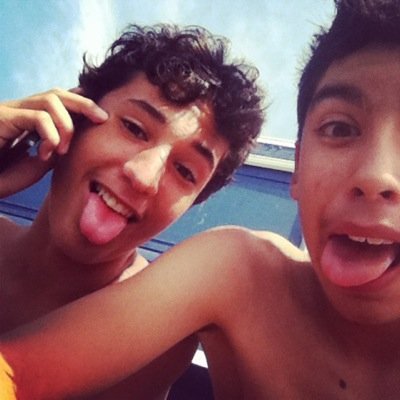 Profile Picture of Adrian Lara (@adrianlara242) on Twitter