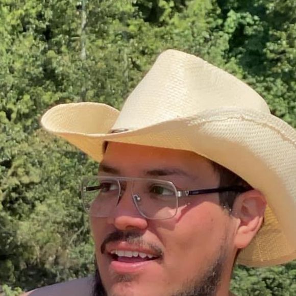 Profile Picture of Jorge Centeno (@jaquer_2303) on Poshmark