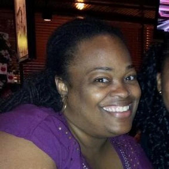 Profile Picture of Tonia Chisholm (@yayaluv77) on Poshmark