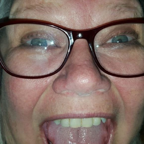 Profile Picture of Robin Kelly (@tmyrobn) on Poshmark