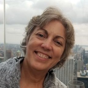 Profile Picture of Vicki Vaughn (@Twinzin00) on Twitter