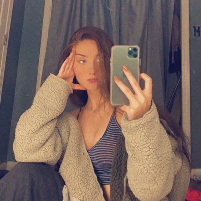 Profile Picture of Nina Keating (@nina_keating) on Twitter