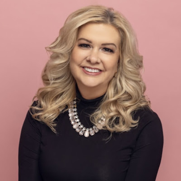 Profile Picture of Gretchen Oldt (@mrsoldt) on Poshmark