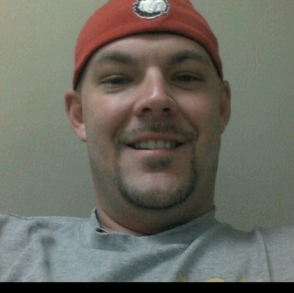 Profile Picture of Bill Chandler (@daddyb82) on Poshmark