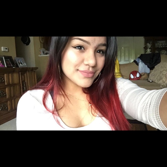 Profile Picture of Priscilla Cardenas (@priscilla25_) on Poshmark