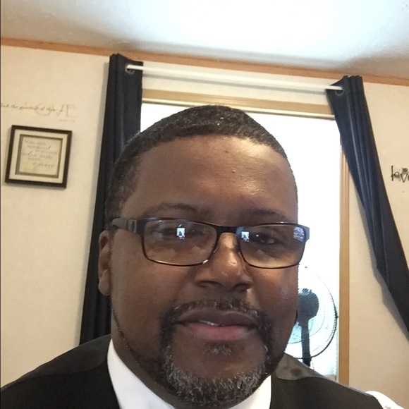 Profile Picture of Keith Stinson (@keithstinson) on Poshmark