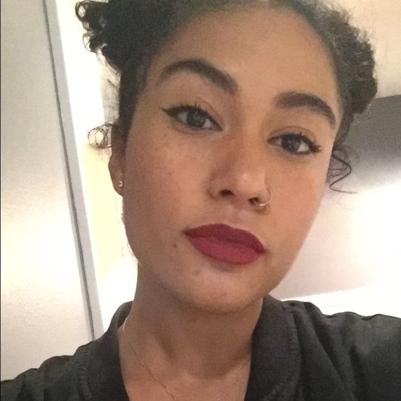 Profile Picture of Taylor Thielman (@taythielman) on Poshmark