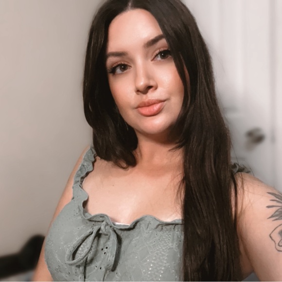 Profile Picture of Kaylene Marie (@subiekaykay) on Poshmark
