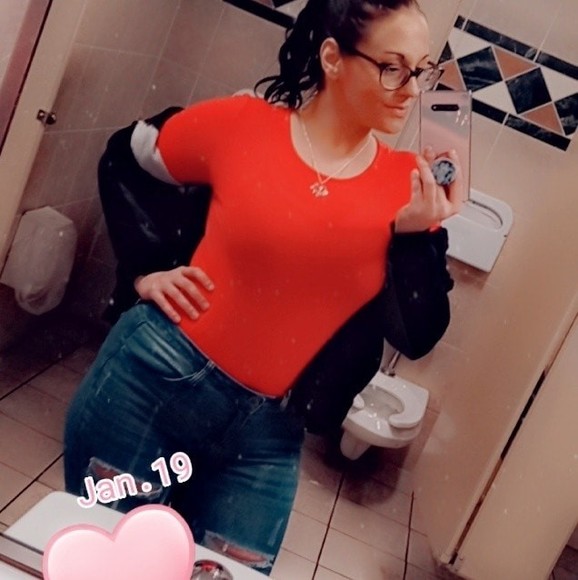 Profile Picture of Jade Frederick (@jadefred919) on Poshmark