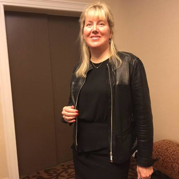 Profile Picture of Martine Pilon (@mpilonm) on Poshmark