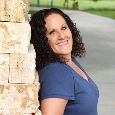 Profile Picture of Janea Menicucci (@janeamenicucci) on Twitter