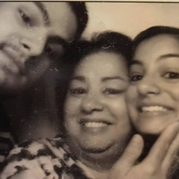 Profile Picture of Iris Hassan (@ihassan58) on Poshmark