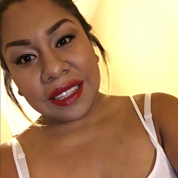 Profile Picture of Alex Vela (@alexvela_2) on Poshmark