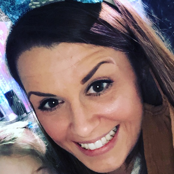 Jenn Chajka - Poshmark Profile Picture of Jenn Chajka (@jbury09) on Poshmark