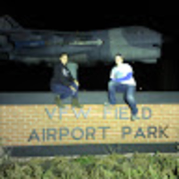 Profile Picture of Emily Pearson (@emilypearson212) on Poshmark