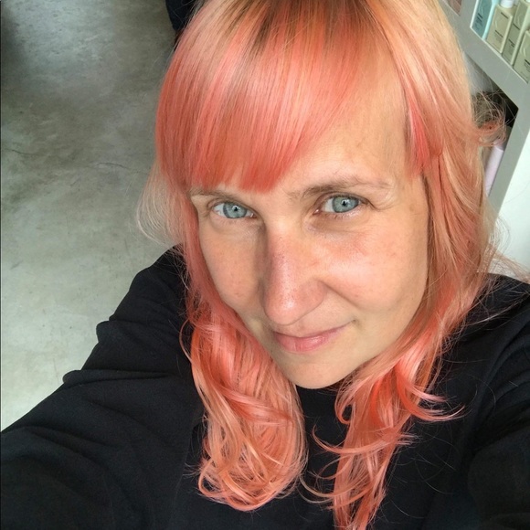 Profile Picture of Tami Setala (@growlycat) on Poshmark