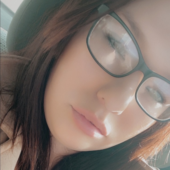 Profile Picture of Rose Wandell (@angelgirl200793) on Poshmark