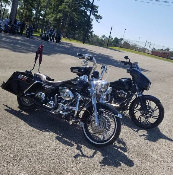 Profile Picture of Derek Dennis (@derek_denn24) on Poshmark