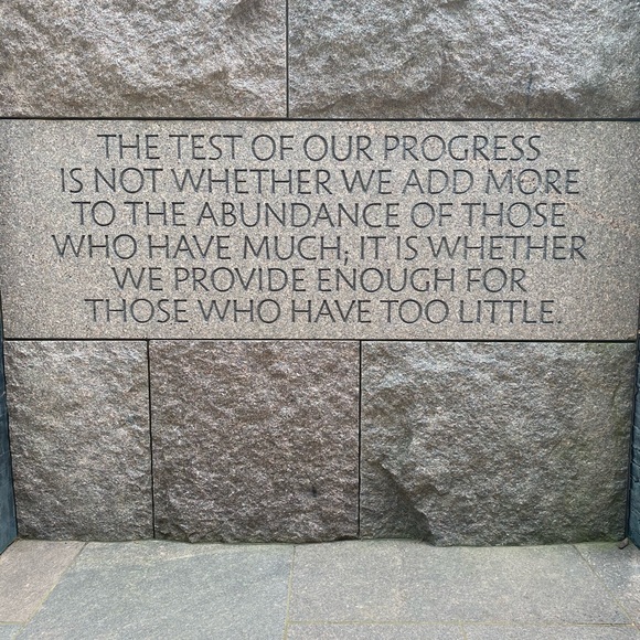 Profile Picture of Kristen Truffa (@kristentruffa) on Poshmark