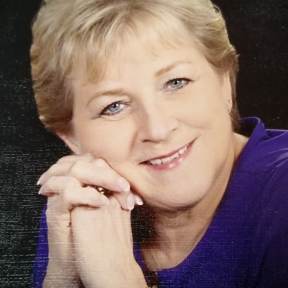 Profile Picture of Trisha Deese (@phdeese555) on Poshmark