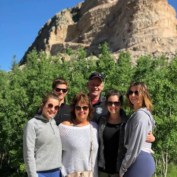 Profile Picture of Lisa Limbrick (@lisa_limbrick) on Poshmark