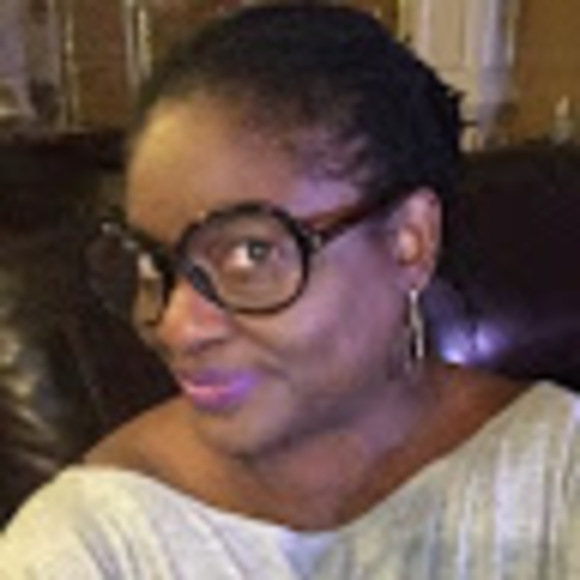 Profile Picture of Zelda Moore (@zeldamoore) on Poshmark