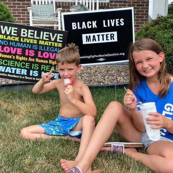 Profile Picture of Shelly Ann (@shellyabowles) on Poshmark