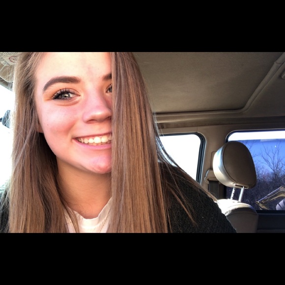Profile Picture of Haylee Heppel (@hayleemh21) on Poshmark
