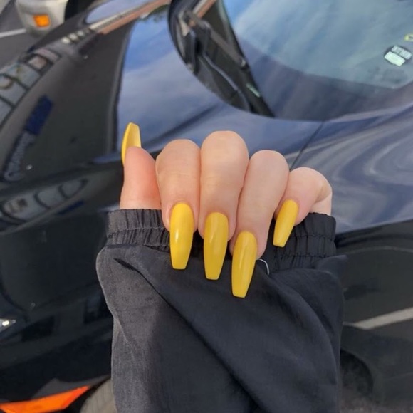 Profile Picture of Hannie Nicole (@hannie_nicole) on Poshmark