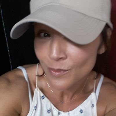 Profile Picture of Karen Hollingsworth (@KarenHo89651489) on Twitter