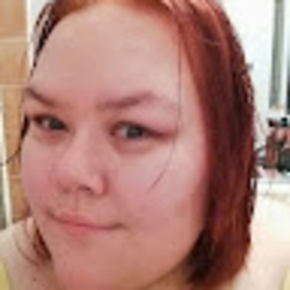 Profile Picture of Bijouxette ! (@bijouxette) on Poshmark