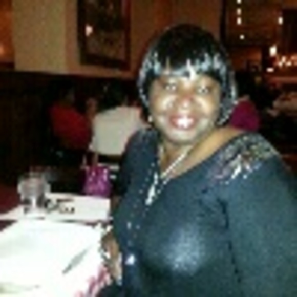 Profile Picture of Terry Honeygan (@pineni) on Poshmark