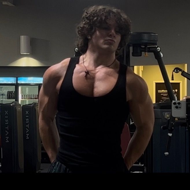 Profile Picture of Drew (@drew_kerchief) on Tiktok