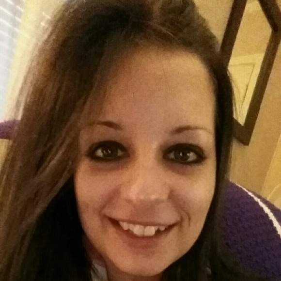 Profile Picture of Jennifer Prewitt (@jenniferp05) on Poshmark