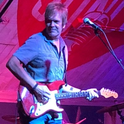 Profile Picture of Mark Lavey (@LaveyMark) on Twitter