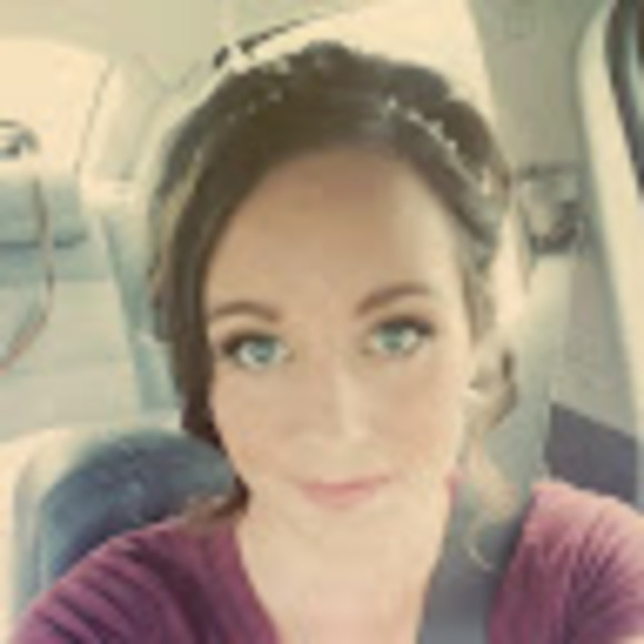 Katlin Bogatzki - Poshmark Profile Picture of Katlin Bogatzki (@katlinbogatzki) on Poshmark