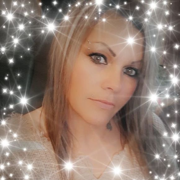 Profile Picture of Christina Wisdom (@christinawisdom) on Poshmark
