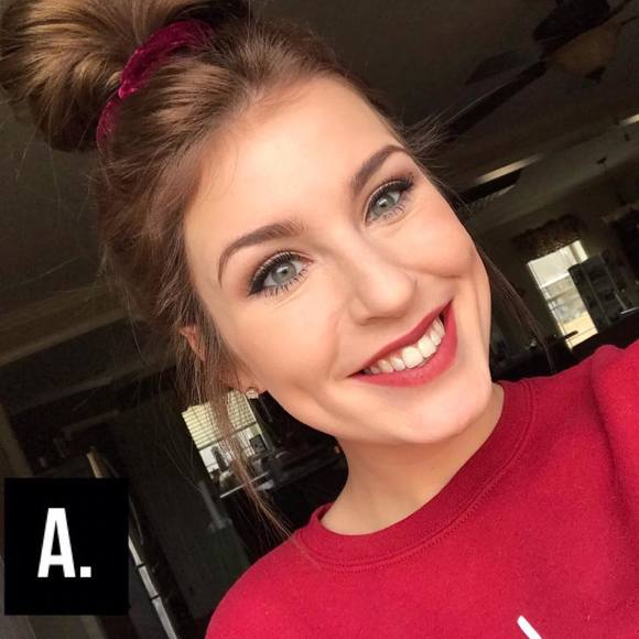 Profile Picture of Emily Crouch (@e_gabrielle7) on Poshmark