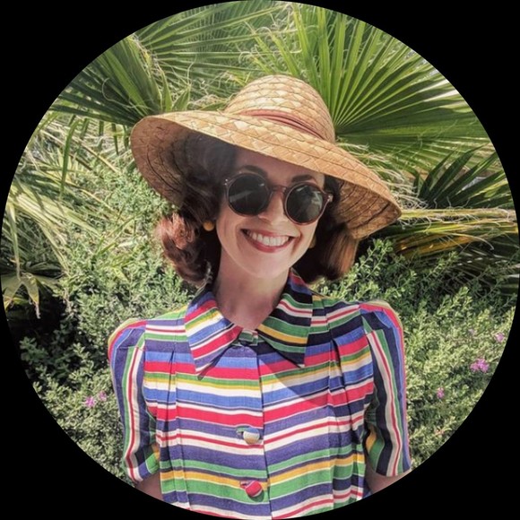 Profile Picture of Lindsay Jarvis (@lilaclindsay) on Poshmark