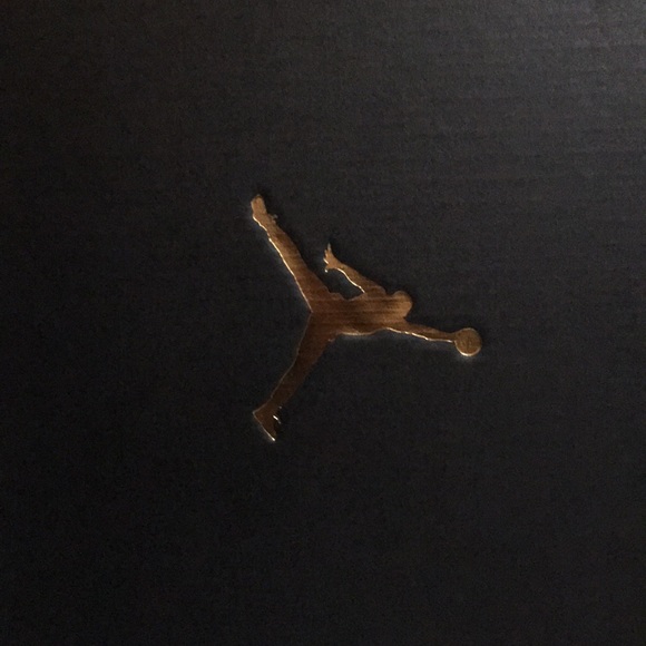 Profile Picture of Trenton Hoesly (@wiscoresell) on Poshmark