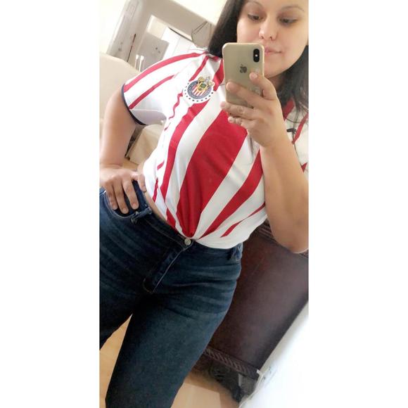 Profile Picture of Yolanda Enriquez (@yolyen) on Poshmark