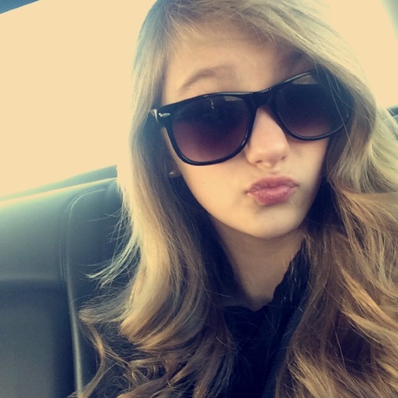 Profile Picture of Grace Kerulis (@grace_kerulis13) on Poshmark