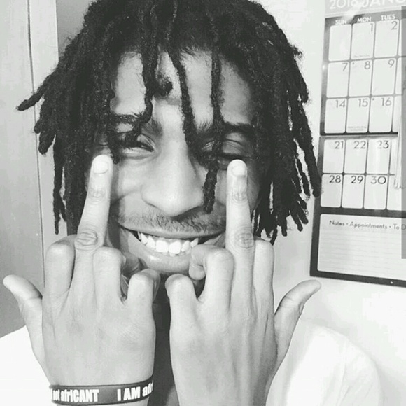 Profile Picture of Daylen Taylor (@bludadon223) on Poshmark