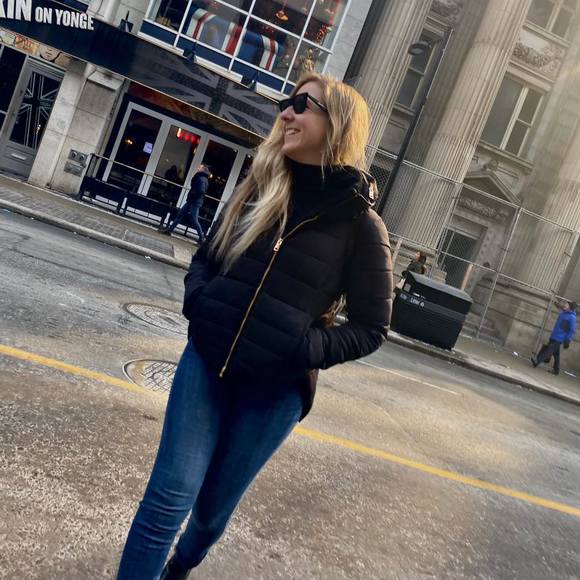 Profile Picture of Samanta Mcatee (@sammcatee) on Poshmark