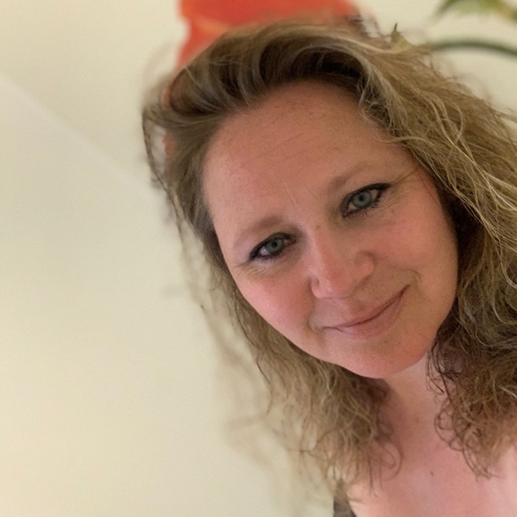 Profile Picture of Cheryl Petrucha (@cherylpetrucha) on Poshmark