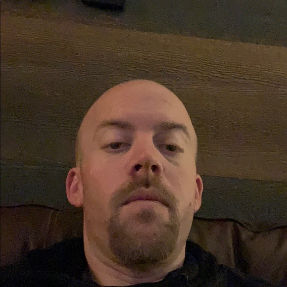 Profile Picture of Kristopher Back (@krsback) on Poshmark